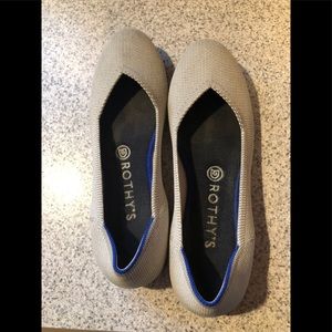 Light gray rounded toe Rothy’s